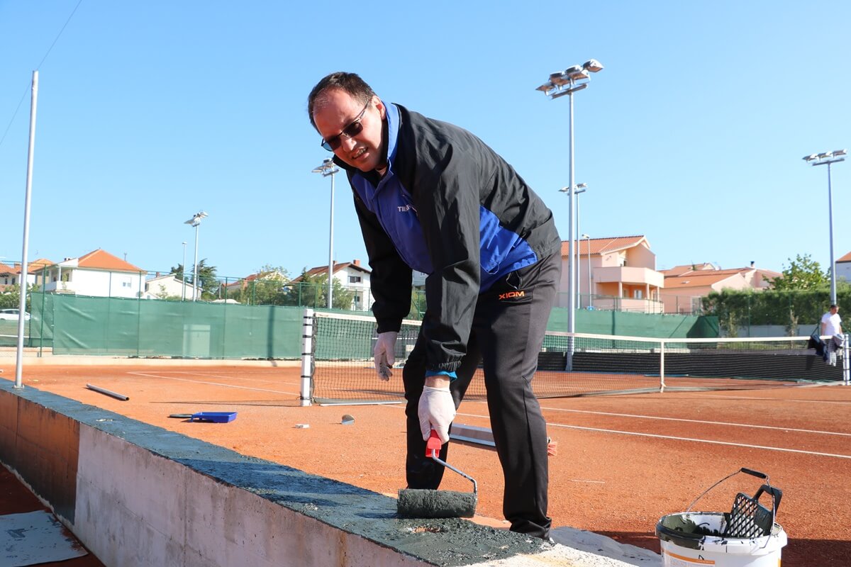 šc-višnjik-sc-visnjik-visnjik-sportski-centar-zadar-dvorana-krešimir-ćosić-teniski-centar-tenis-tereni-radovi-bojanje-ogradnih-zidova-denis-karlović-direktor-športskog-centra-višnjik