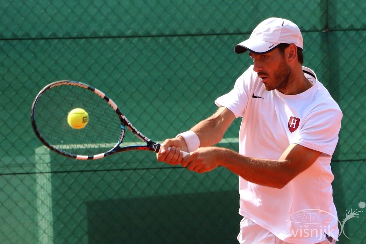 visnjik-sc-visnjik-šc-višnjik-sportski-centar-zadar-teniski-centar-teniski-tereni-tenis-zadar-pripreme-trening-matija-pecotić