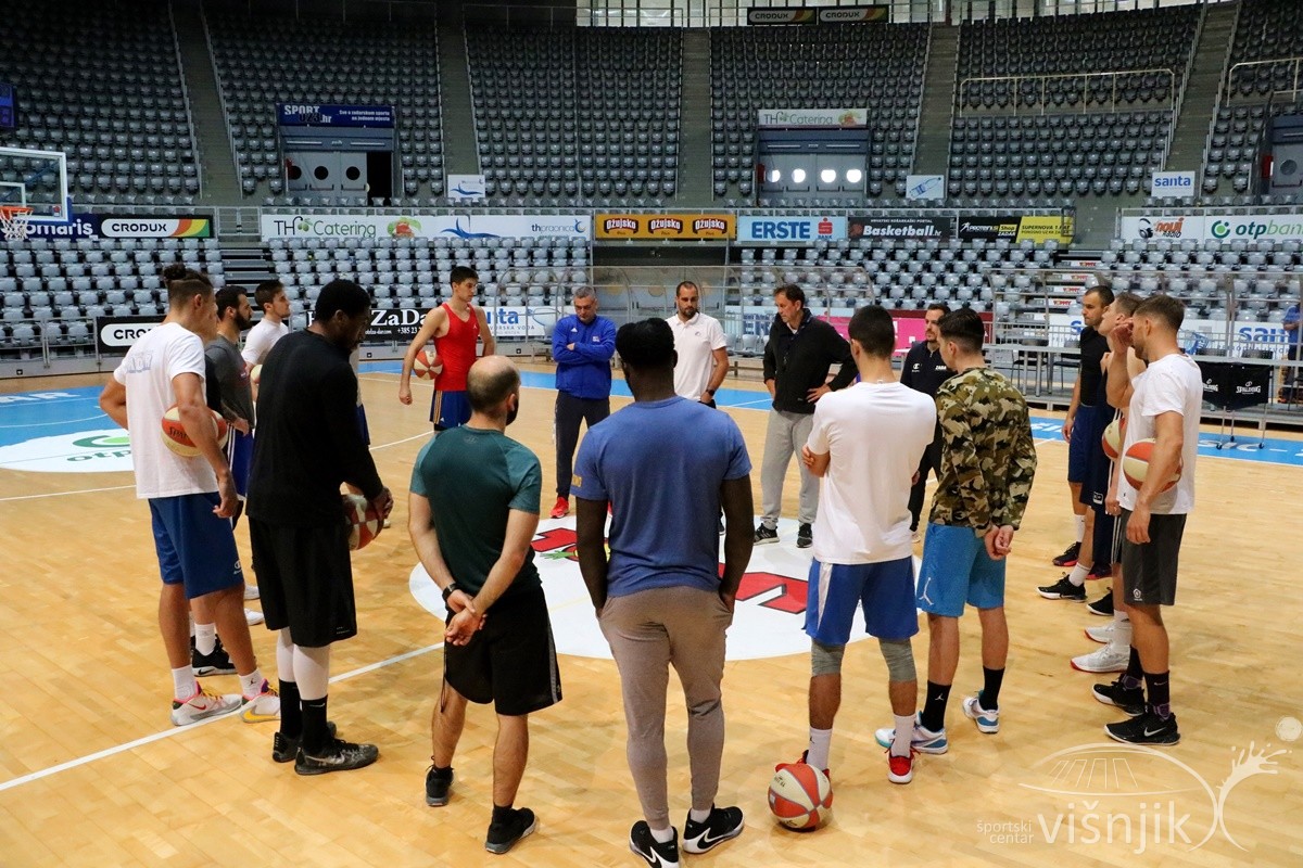 visnjik-sc-visnjik-šc-višnjik-sportski-centar-zadar-dvorana-krešimir-ćosić-košarka-press-konferencija-kk-zadar-žilavec-siriščević