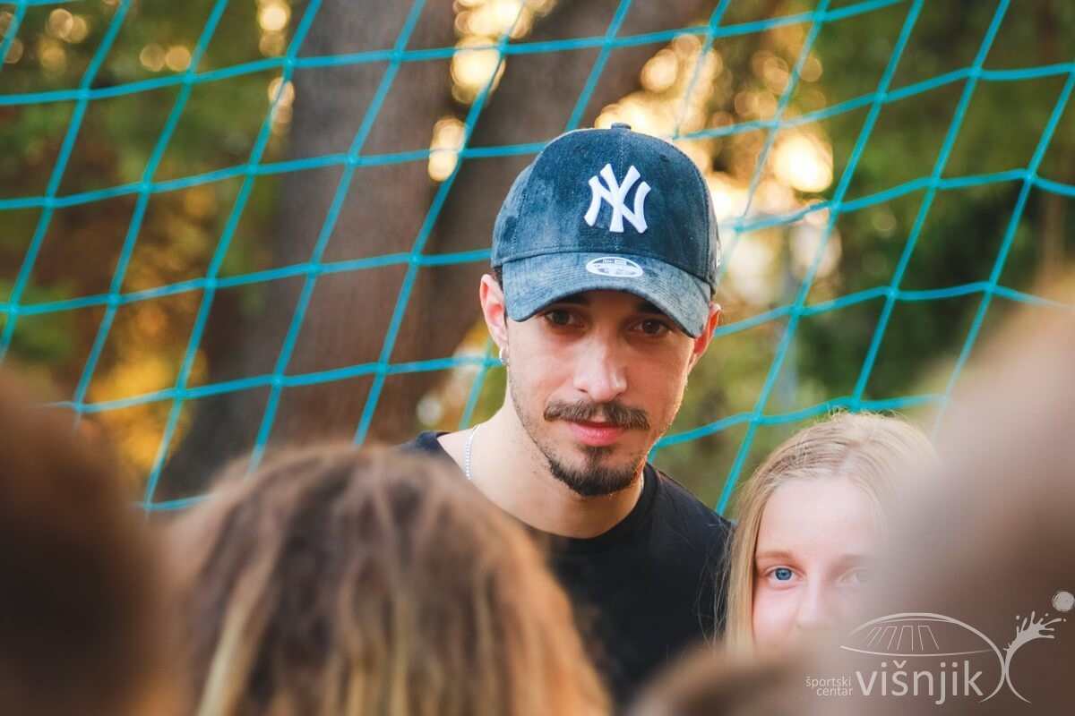 visnjik-sc-visnjik-šc-višnjik-sportski-centar-zadar-dvorana-krešimir-ćosić-kompleks-vanjskih-terena-nogometni-tereni-umjetna-trava-nogomet-šime-vrsaljko-reprezentacija-hrvatska