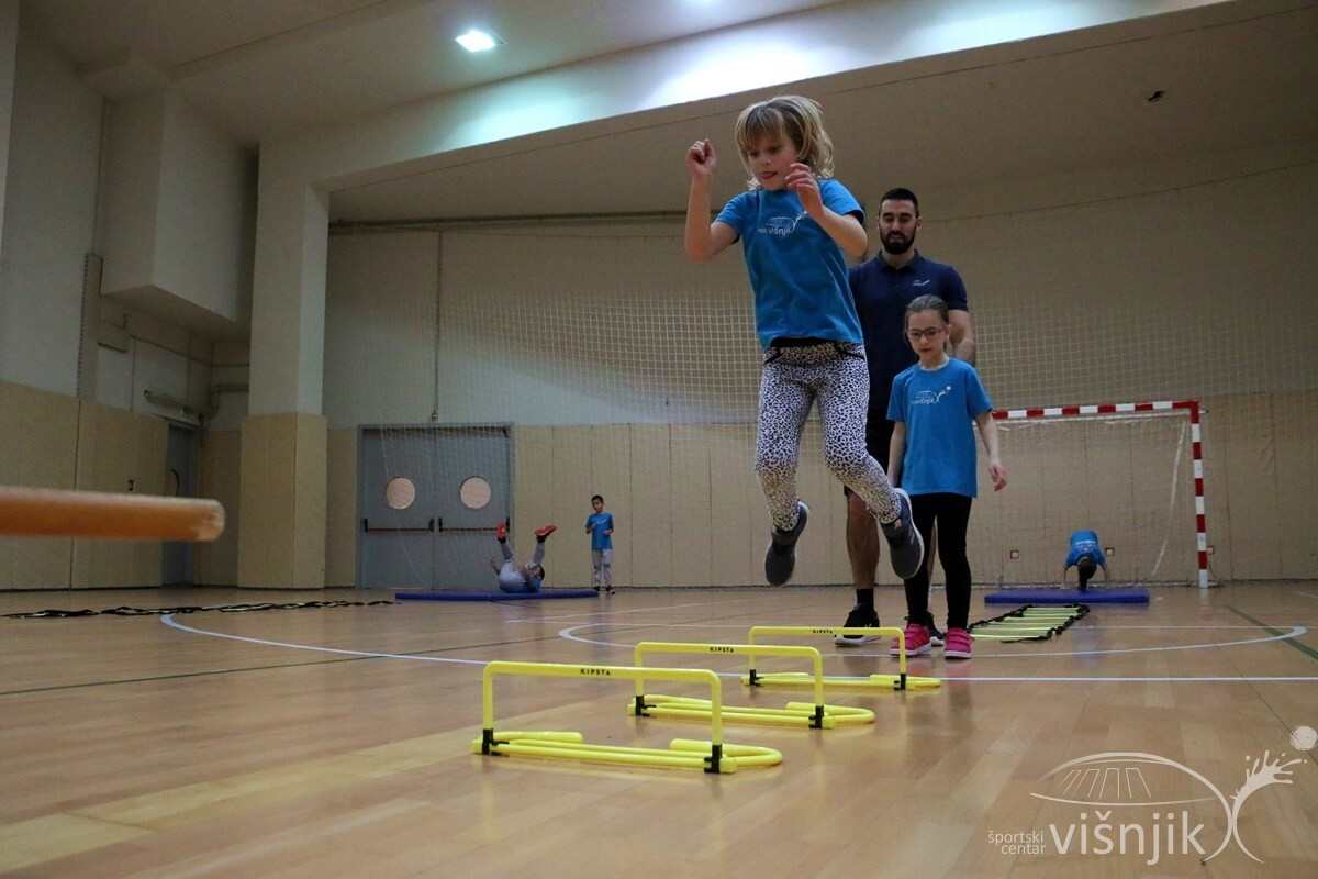 visnjik-sc-visnjik-šc-višnjik sportski-centar zadar dvorana-krešimir-ćosić-sport-univerzalna-sportska-škola-trening-upis-upisi-u-tijeku-djeca