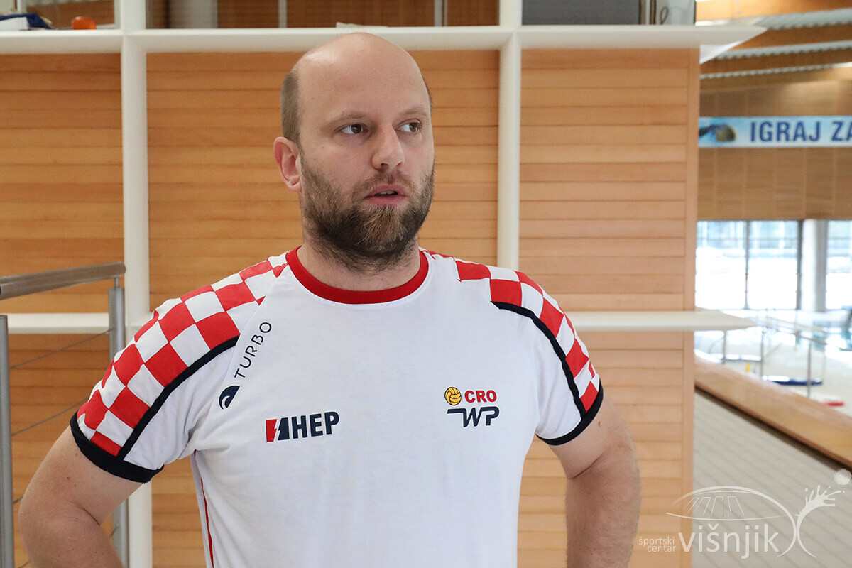visnjik-sc-visnjik-šc-višnjik-sportski-centar-zadar-zatvoreno-bazensko-plivalište-višnjik-bazen-vaterpolo-reprezentacija-u17-pripreme-frano-vićan-izbornik