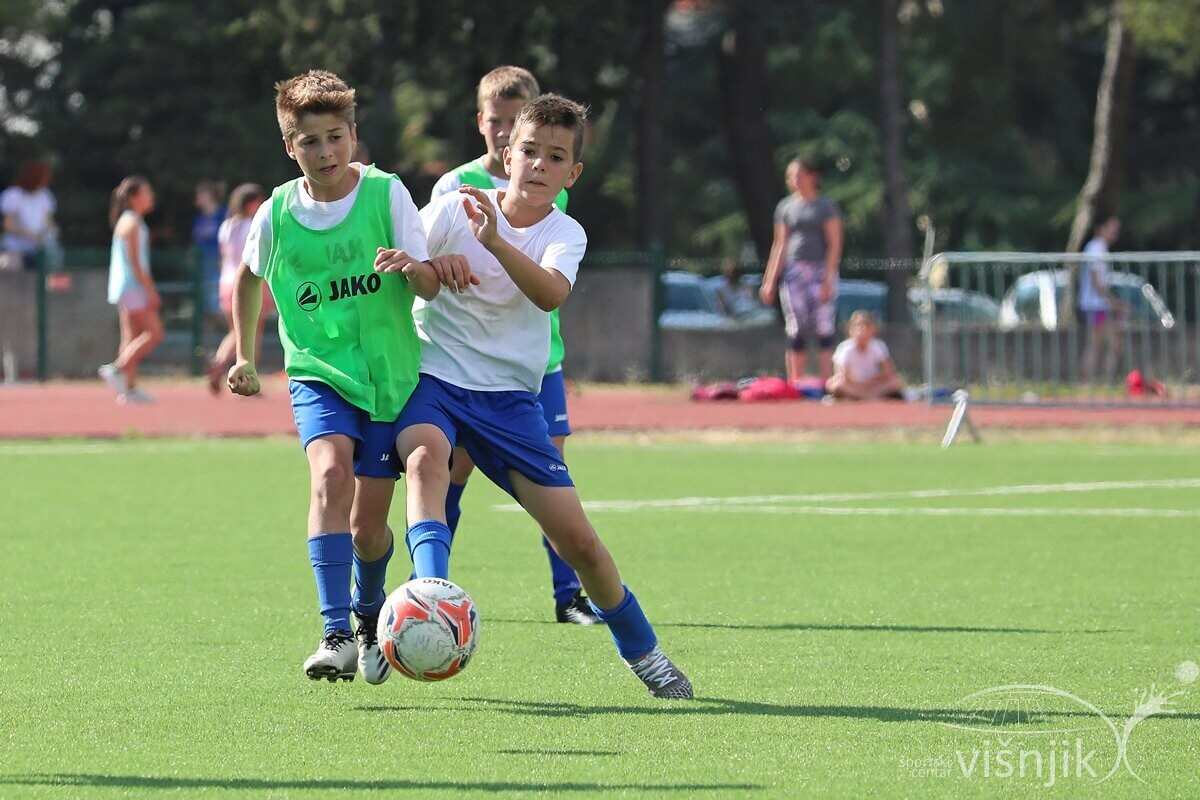 visnjik-sc-visnjik-šc-višnjik-sportski-centar-zadar-kompleks-vanjskih-terena-nogomet-football-atletika-athletics-aerobik-aerobic-vježbanje-đir-po-višnjiku-zadar-hrvatska-croatia-running-trčanje-staza-trim-rekreacija