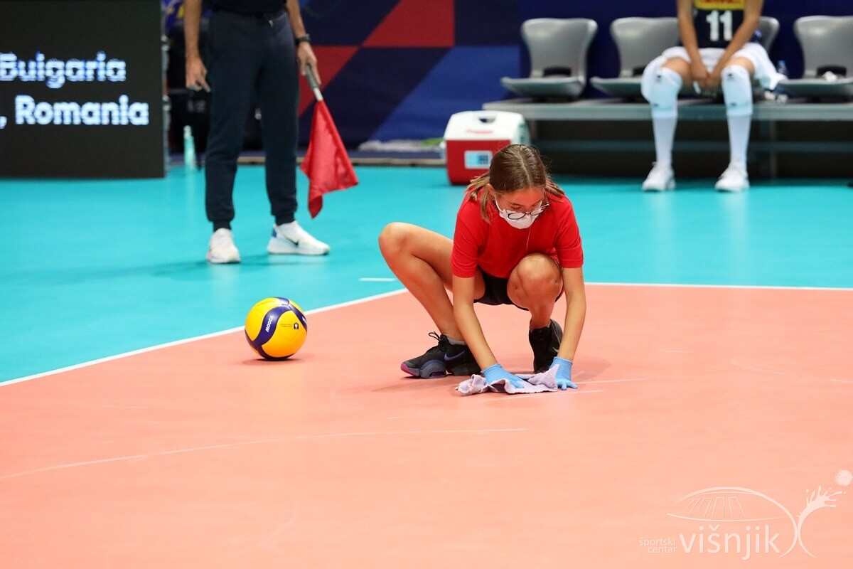 visnjik-sc-visnjik-šc-višnjik-sportski-centar-zadar-dvorana-krešimir-ćosić-hos-cev-press-konferencija-eurovolley-odbojka-prvenstvo-europe-sakupljacice-lopti-ok-zadar