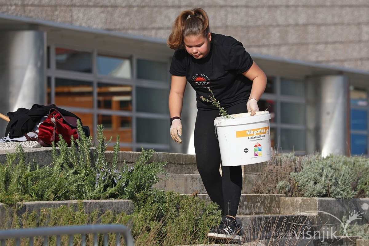 visnjik-sc-visnjik-šc-višnjik-sportski-centar-zadar-radovi-uređenje-zelenih-površina-učenici-poljoprivredno-prehrambena-i-veterinarska-škola-stanka-ožanića