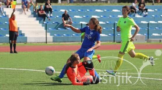 visnjik-sc-visnjik-šc-višnjik-sportski-centar-zadar-nogomet-teren-umjetna-trava-football-žnk-donat-žnk-dinamo-u15-pionirke-cure-hrvatska-žhnl
